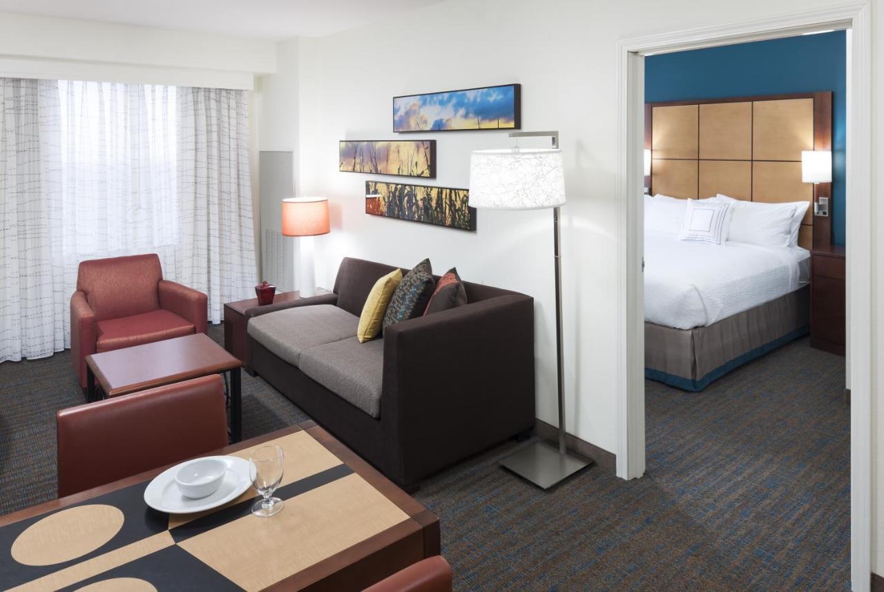 Mishawaka Hotel 3*